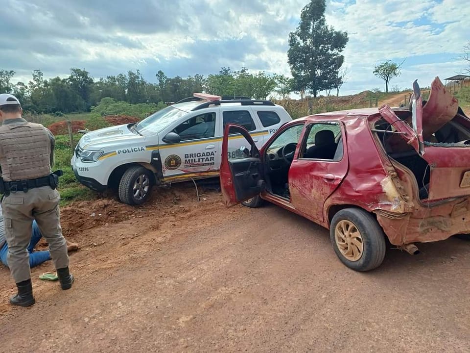 Homem Embriagado Colide De Prop Sito Em Viatura Da Brigada Militar